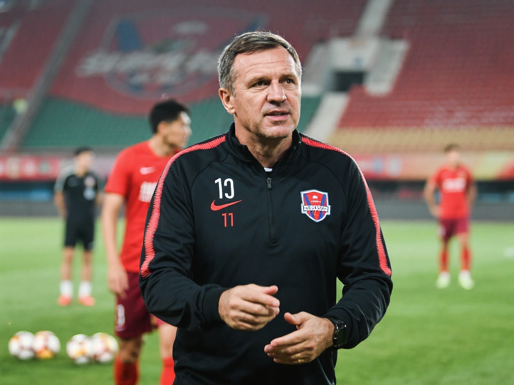 斯卢茨基：赛程密集，朱辰杰已备战4月6场比赛